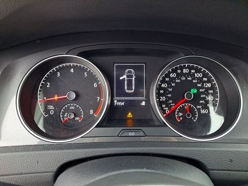 Used 2017 Volkswagen Golf Alltrack SE image 9