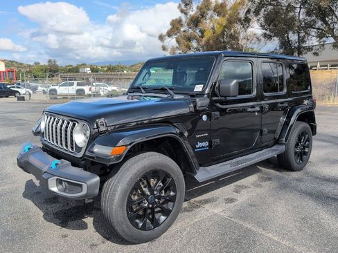 Used 2024 Jeep Wrangler Unlimited Sahara w/ Technology Group AWD/4WD image 1