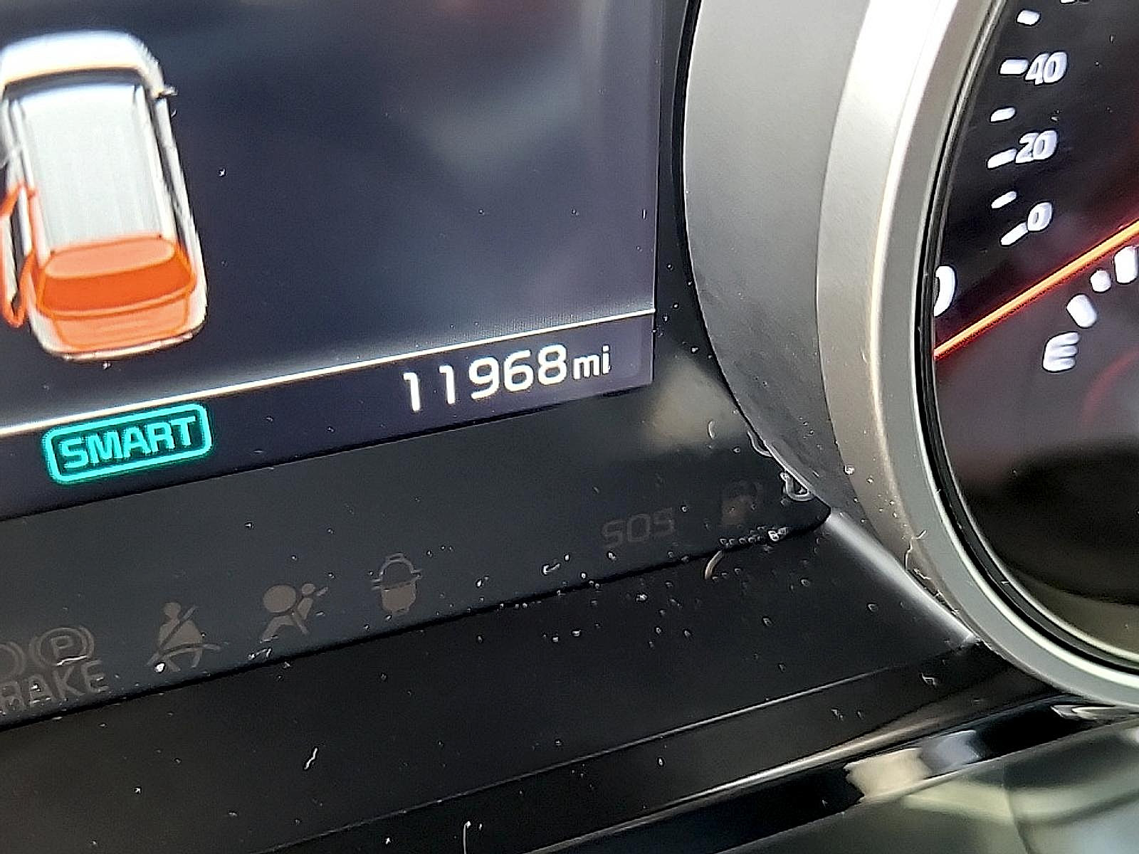 Used 2024 Kia Carnival EX FWD image 20