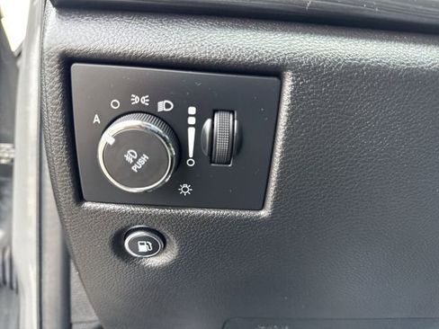 Used 2022 Jeep Grand Cherokee Laredo X image 18