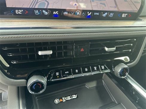 New 2026 Chevrolet Suburban High Country image 17