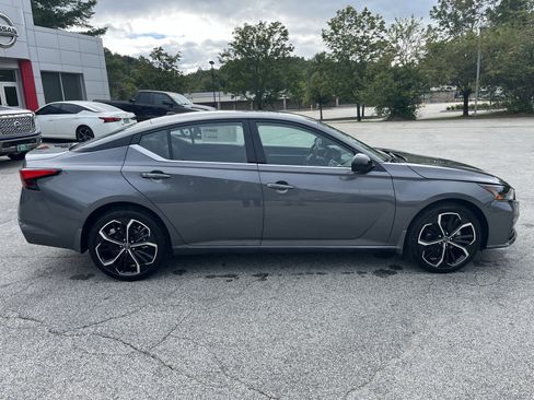 New 2026 Nissan Altima 2.5 SR AWD/4WD image 8