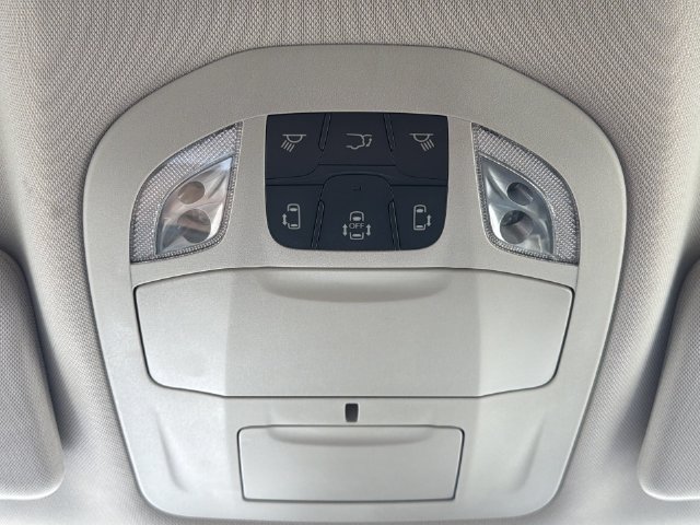 Used 2024 Chrysler Pacifica Touring-L FWD image 29