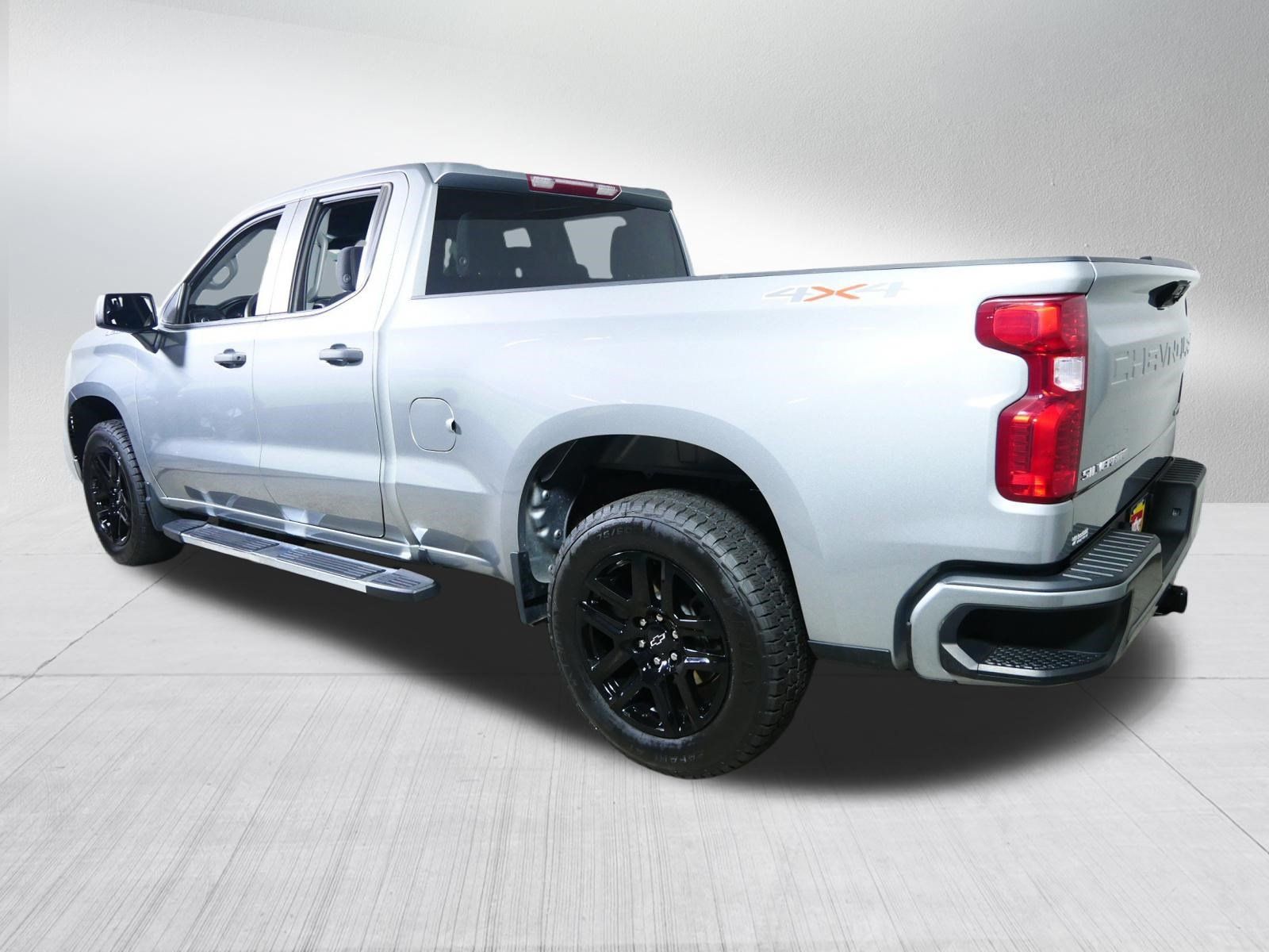 Used 2023 Chevrolet Silverado 1500 Custom AWD/4WD image 5