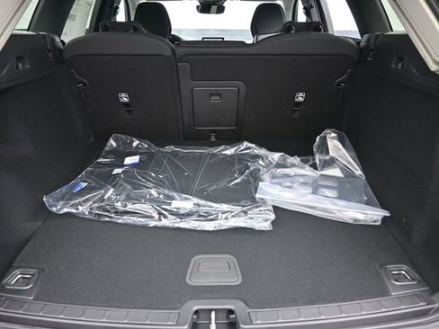New 2026 Volvo XC60 B5 Core w/ Climate Package image 31