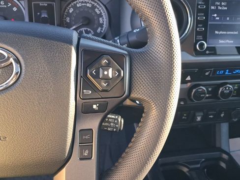 Used 2023 Toyota Tacoma TRD Off-Road w/ TRD Premium Off Road Package AWD/4WD image 18