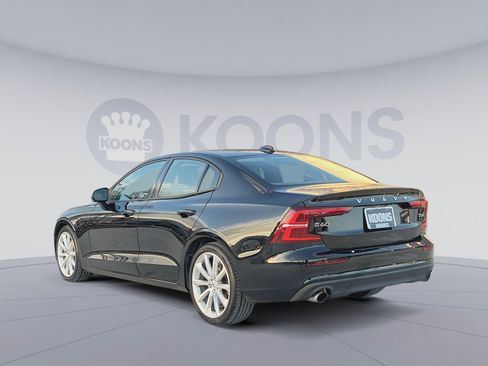 Used 2020 Volvo S60 T6 Momentum w/ Protection Package Premier image 4