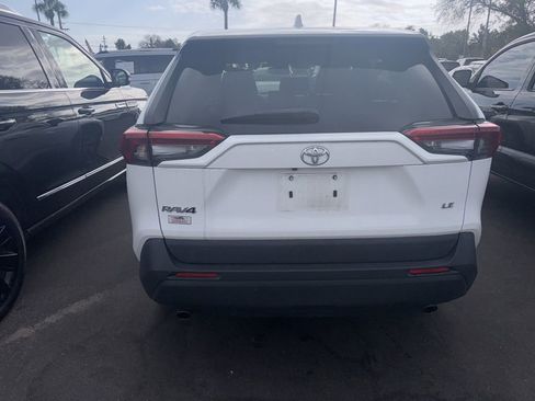 Used 2022 Toyota RAV4 LE image 3