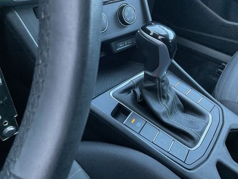 Used 2024 Volkswagen Jetta S image 33