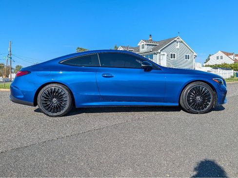 Used 2024 Mercedes-Benz CLE 300 4MATIC Coupe image 4