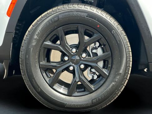 New 2026 Jeep Grand Cherokee L 4WD image 32