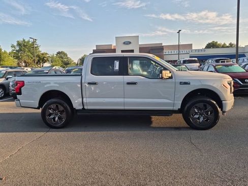 Used 2024 Ford F150 Lightning XLT AWD/4WD image 2