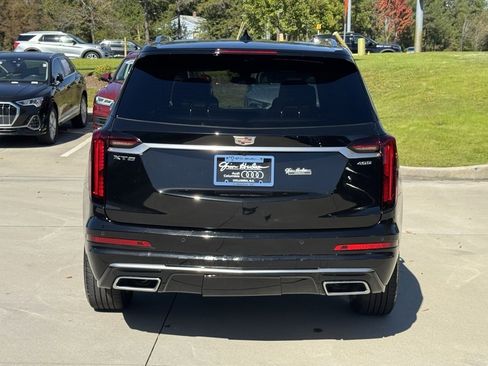 Used 2025 Cadillac XT6 Premium Luxury image 13