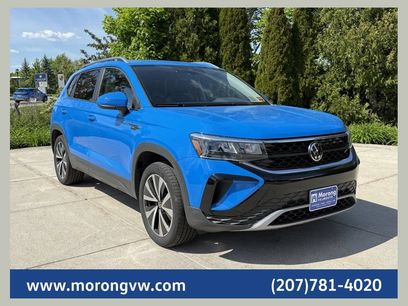 Used 2023 Volkswagen Taos SE w/ Panoramic Sunroof Package