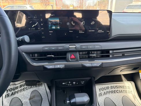 Certified 2025 Kia K4 EX image 20