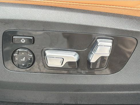 Used 2024 BMW X5 sDrive40i w/ M Sport Package RWD image 25