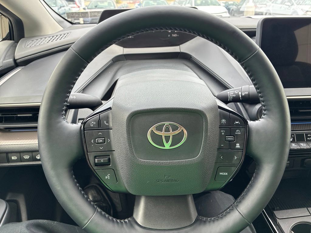 Used 2024 Toyota Prius XLE FWD image 27