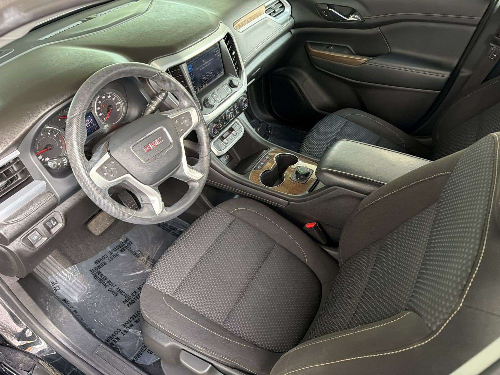 Used 2023 GMC Acadia SLE FWD image 4