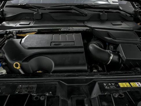 Used 2018 Land Rover Discovery Sport SE image 14