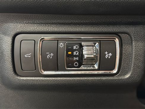 Used 2023 Lincoln Corsair Reserve w/ Equipment Group 202A AWD/4WD image 21