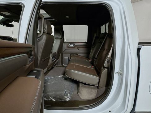 New 2026 GMC Sierra 2500 Denali w/ Denali Reserve Package image 13