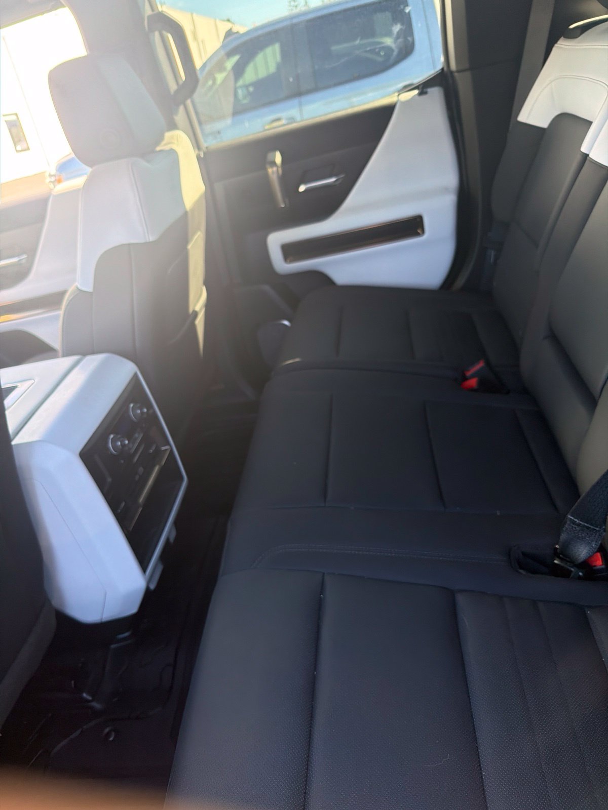 Used 2024 GMC Hummer EV 2X w/ LPO, Illumination Package AWD/4WD image 12