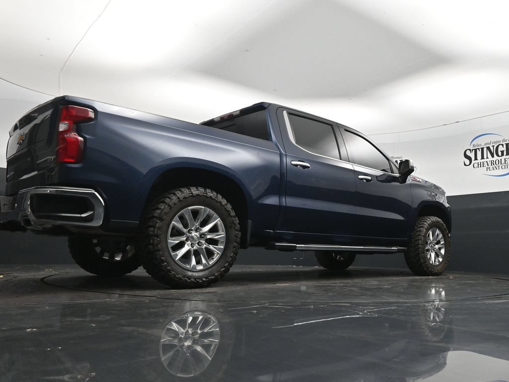 Used 2022 Chevrolet Silverado 1500 LTZ w/ LTZ Premium Package AWD/4WD image 32