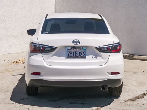 Used 2016 Scion iA FWD image 8