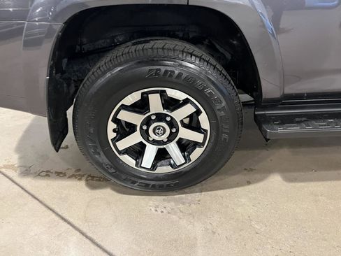 Used 2019 Toyota 4Runner TRD Off-Road image 40