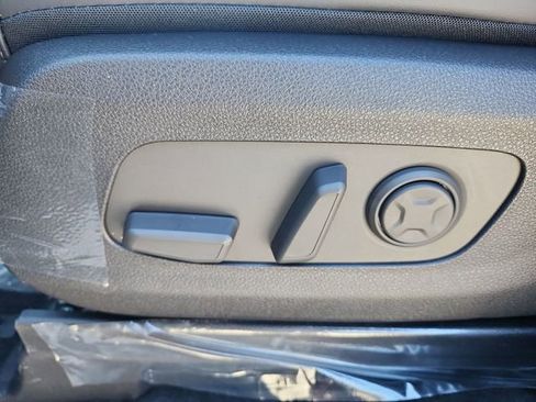 New 2026 Kia Carnival EX FWD image 20