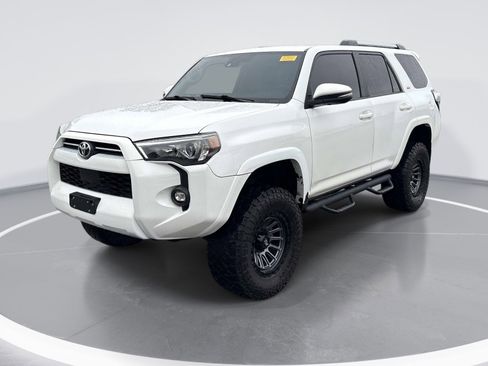 Used 2021 Toyota 4Runner SR5 Premium AWD/4WD image 3