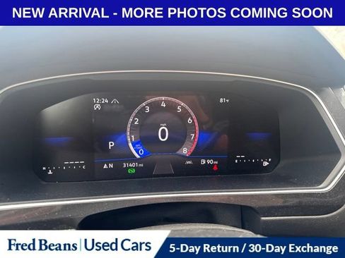 Used 2024 Volkswagen Tiguan SE w/ Panoramic Sunroof Package AWD/4WD image 14
