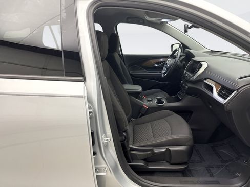 Used 2020 GMC Terrain SLE w/ Driver Convenience Package image 16