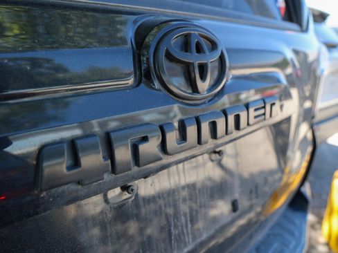 Used 2021 Toyota 4Runner SR5 Premium w/ Moonroof Package AWD/4WD image 11