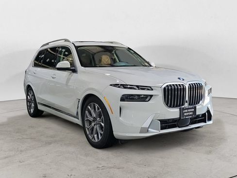 Used 2025 BMW X7 xDrive40i AWD/4WD image 7