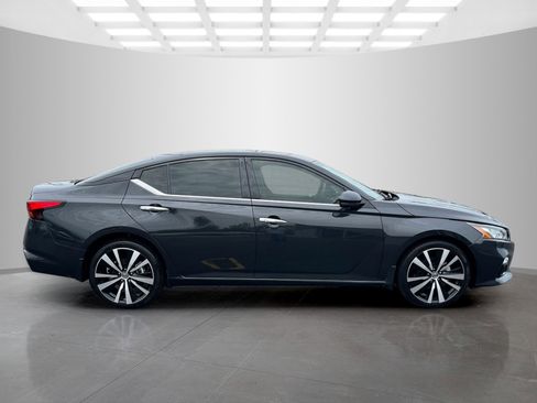 Used 2021 Nissan Altima 2.5 Platinum AWD/4WD image 3