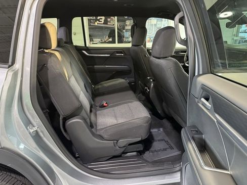 Used 2025 GMC Acadia Elevation image 15