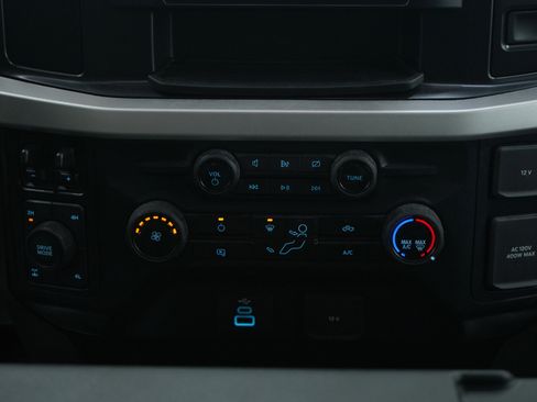 Used 2024 Ford F250 XLT image 20