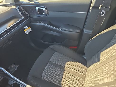 New 2026 Kia Sorento LX image 15