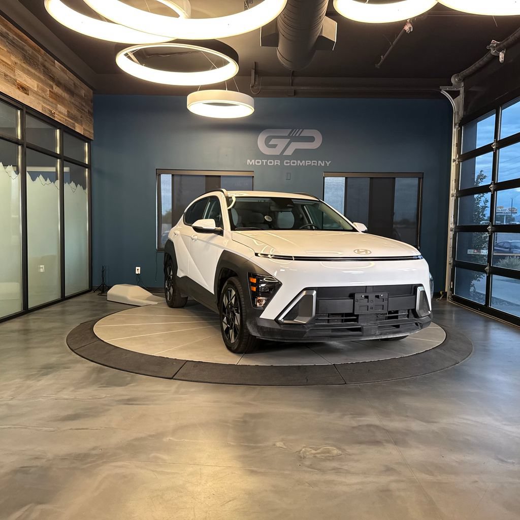 Used 2025 Hyundai Kona SEL FWD image 1