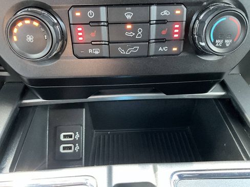 Used 2019 Ford F150 XLT w/ Equipment Group 302A Luxury AWD/4WD image 27