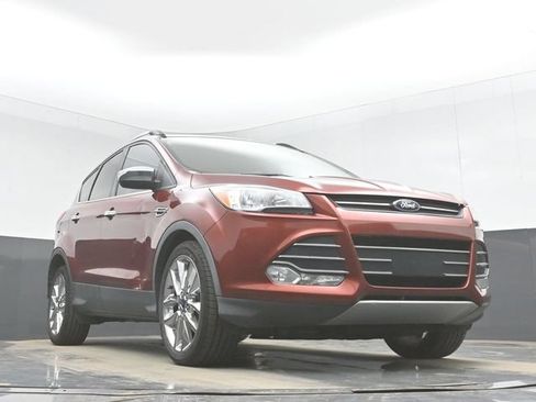 Used 2016 Ford Escape SE w/ SE Chrome Package FWD image 39