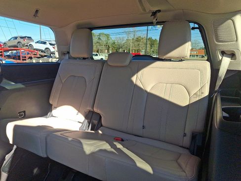 Used 2024 Ford Expedition Limited image 33