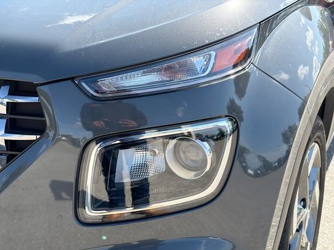 Used 2024 Hyundai Venue SEL image 9