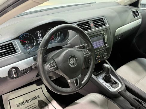 Used 2013 Volkswagen Jetta SE image 12