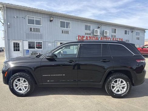 Used 2022 Jeep Grand Cherokee Laredo w/ Luxury Tech Group I image 2