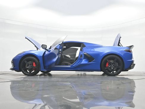 Used 2022 Chevrolet Corvette Stingray Premium Conv w/ Z51 Performance Package RWD image 50