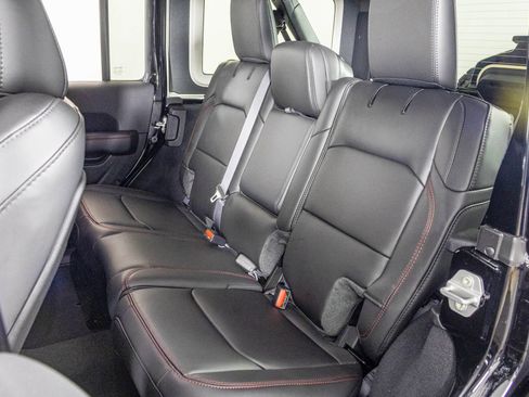 New 2026 Jeep Wrangler Unlimited Rubicon AWD/4WD image 33