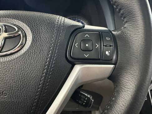 Used 2017 Toyota Sienna XLE w/ XLE Navigation Package AWD/4WD image 29