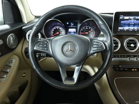 Used 2019 Mercedes-Benz GLC 300 4MATIC image 16